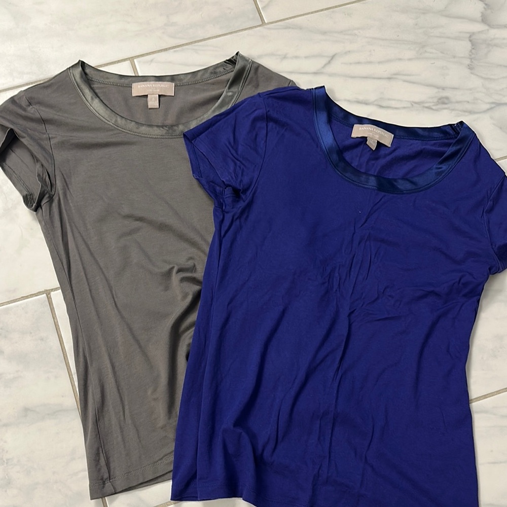 Like new Banana Republic luxe touch Women's Gray and Blue Tops size small